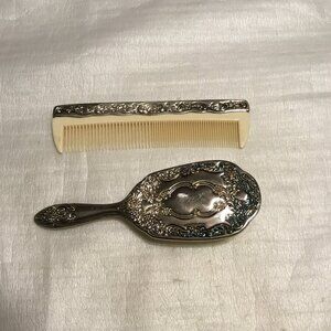 Vintage and very lovely, silver-pl brush and comb vanity set